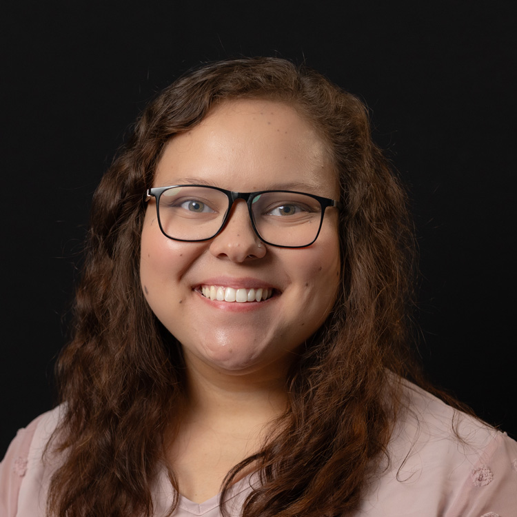 Ana Ivey Headshot