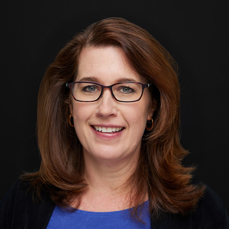 Susan Savage Headshot